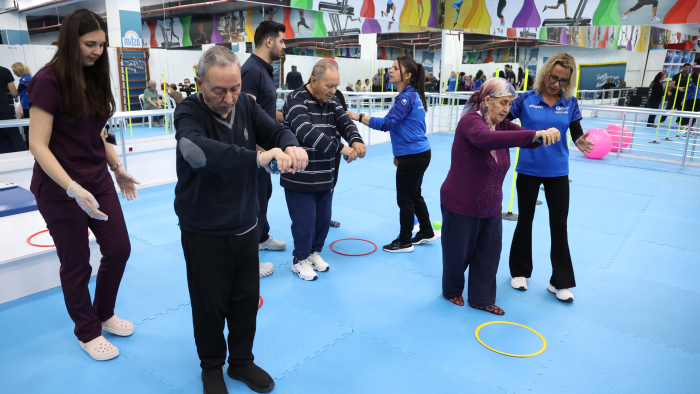 Büyükşehir Belediyesi'nden Parkinson hastalarına özel eğitim